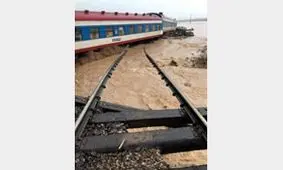 خروج قطاری از خط با صدها مسافر در مغولستان