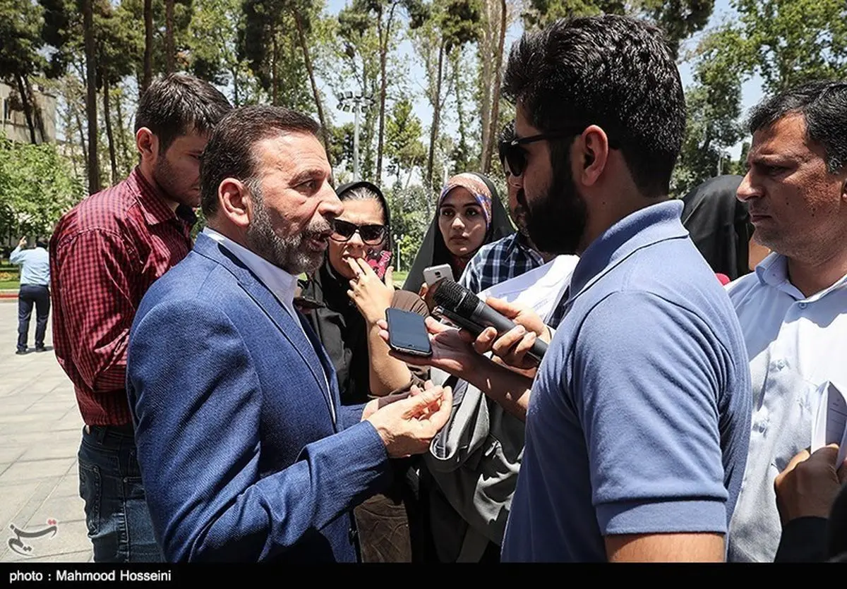 محمود واعظی:‌ حساب علی لاریجانی را از مجلس جدا می‌دانیم