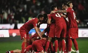 رقص و پایکوبی اعضای تیم ملی ترکیه پس از صعود به یورو ۲۰۲۴/ ویدئو
