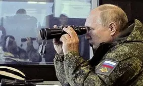 پوتین لباس جنگ به تن کرد!/ ویدئو

