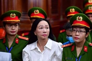 ثروتمندترین زن ویتنام به اعدام محکوم شد؛ زنی که با دکه‌داری از فرش به عرش رسید