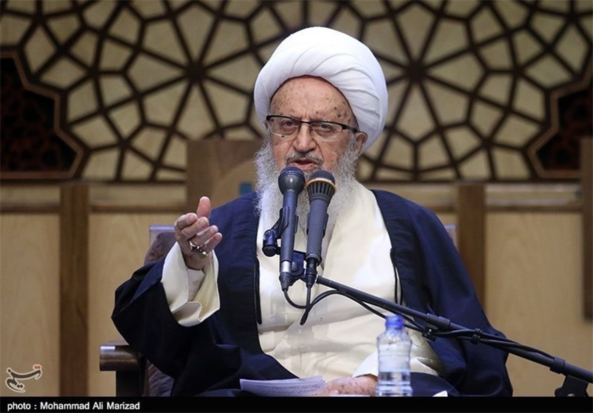 آیتالله مکارمشیرازی: دلسوزی برای مقابله با آسیبهای فضای مجازی در میان مسئولان وجود ندارد