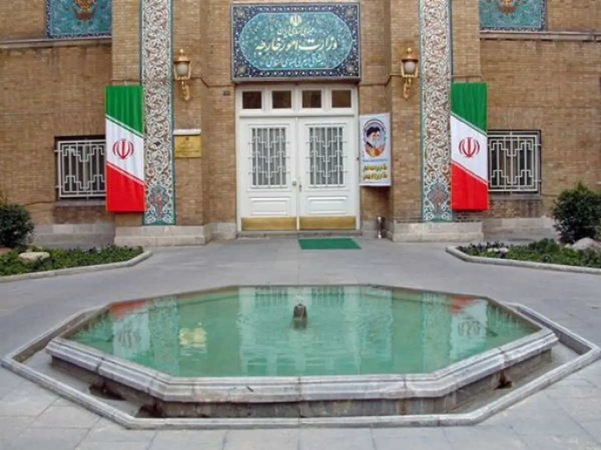 خانه تکانی در وزارت خارجه/ظریف ترکیب جدید همراهان خود را معرفی کرد
