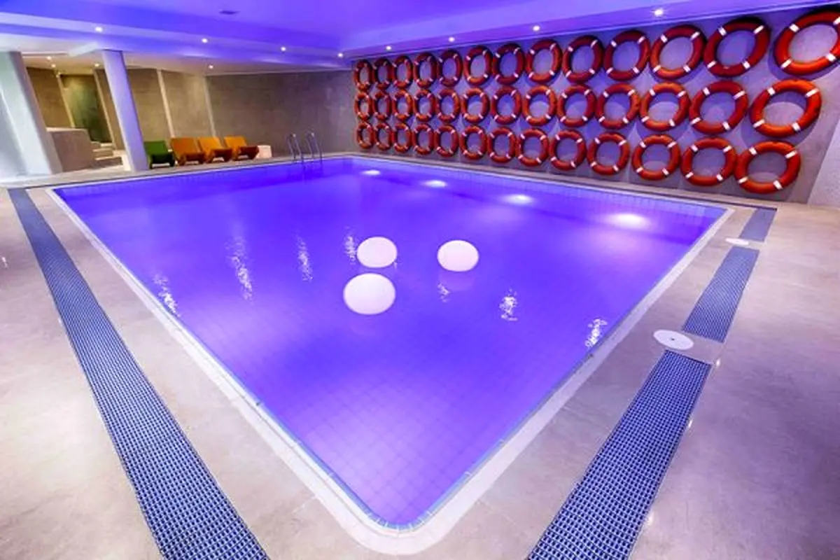 میلیون‌ها لیتر آب شُرب فقط برای آب‌تنیِ میلیونرها + فیلم