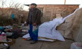 مشکلات فراوان در مناطق زلزله زده از کمبود سرویس بهداشتی و حمام تا نداشتن چادر