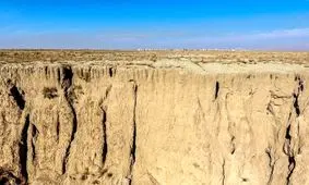 عمق فروچاله‌های همدان به 90 متر می رسد/ برداشت آب از چاه‌های مجاز و غیر مجاز از عوامل ایجاد فروچاله‌ها