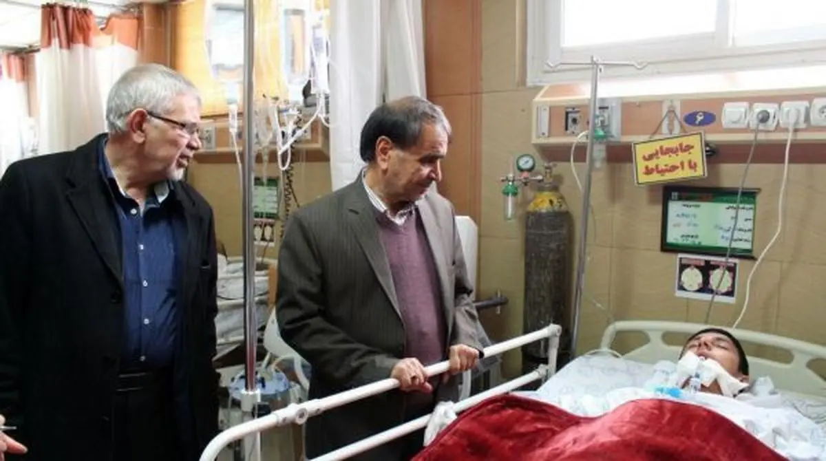 سقوط از سی و سه پل بخاطر سلفی+عکس