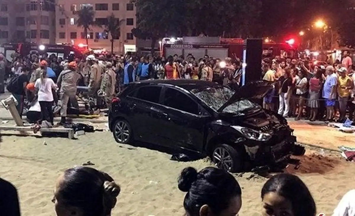 ورود خودرو به داخل جمعیت در ریو دو ژانیرو / 15 نفر زخمی شدند