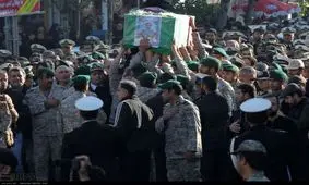 تشییع دریادل شهیدی روی دوش شهر انزلی