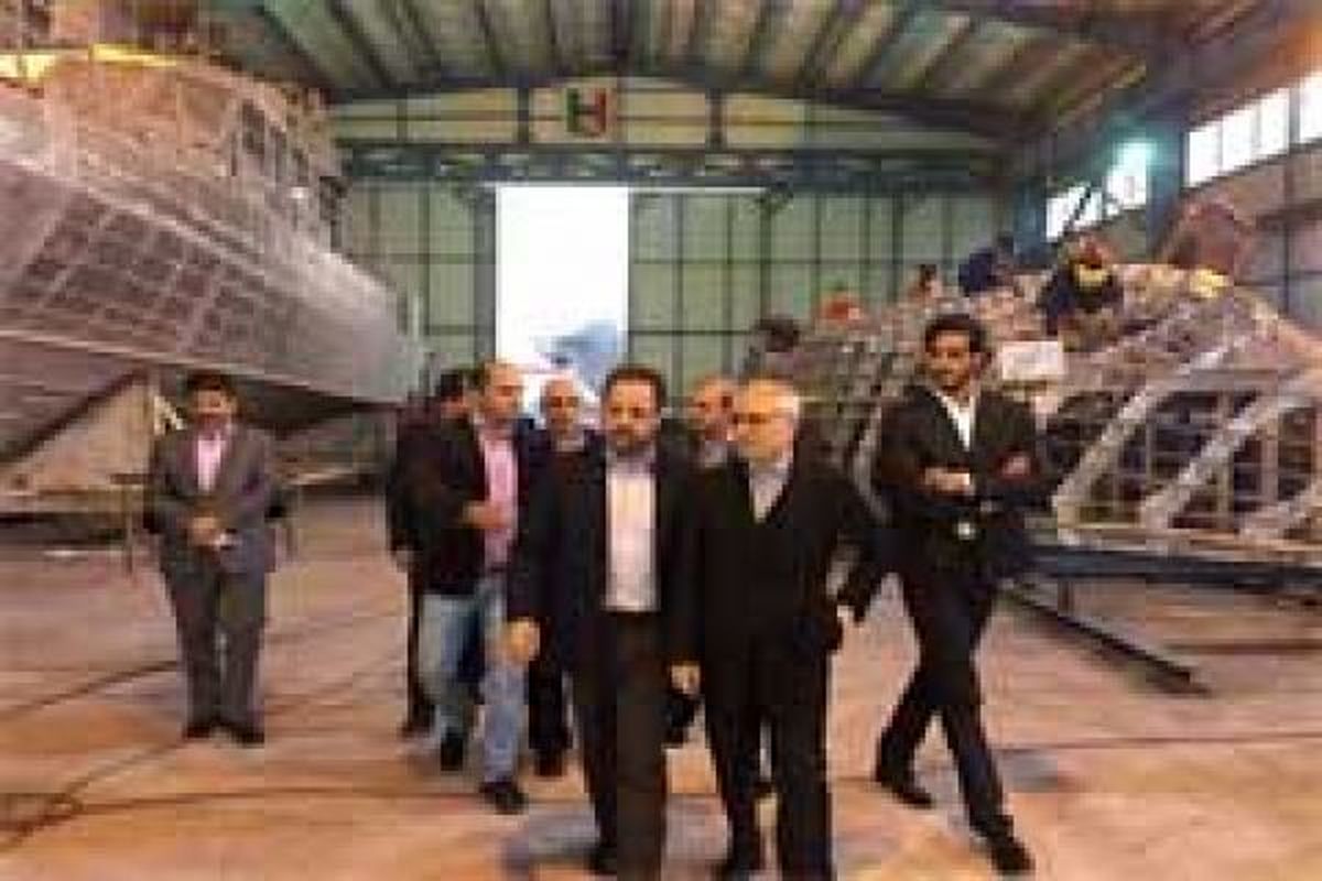 بازدید مدیرعامل بانک صنعت و معدن از کشتیسازی بوت سرویس کیش
