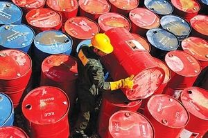 كاهش قيمت نفت در بازارهای جهانی