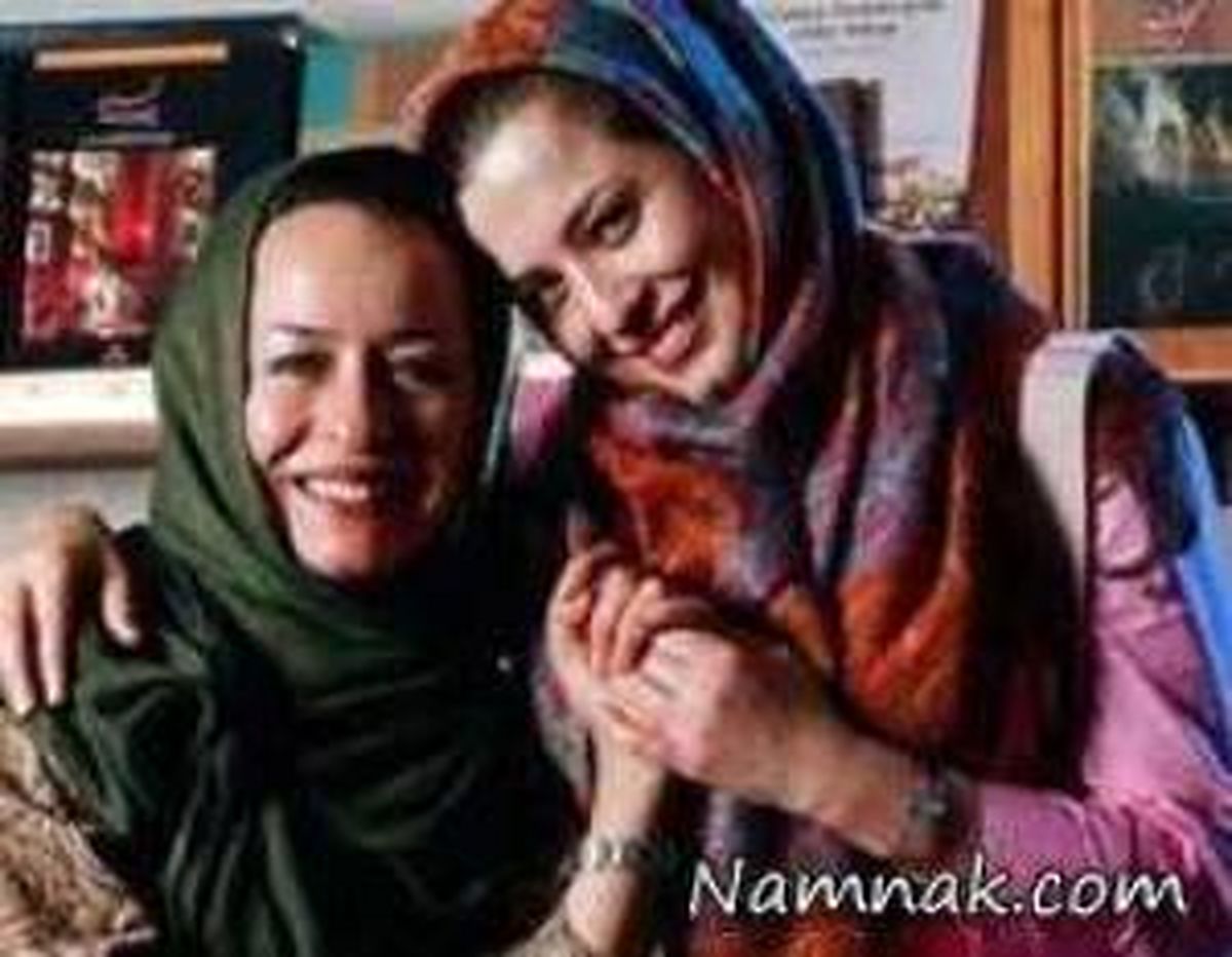 مهراوه شریفی نیا و مادرش در عقد کنان دو تن از عوامل سریال کیمیا