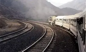 حبس مسافران قطار مشهد- تهران ۱۸ساعته شد/ قطعی آب، بدحالی یک پیرزن و نماینده مجلسی که به صحن علنی نرسید