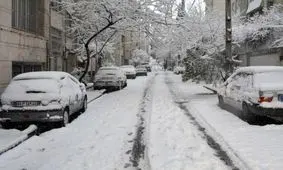 فیلم/ قطع برق مترو کرج و سرگردانی مسافران