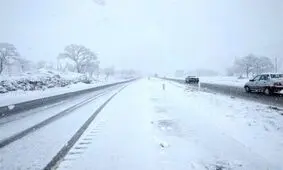 بازگشایی چهار محور گرفتار برف/ ۱۲ محور همچنان مسدود