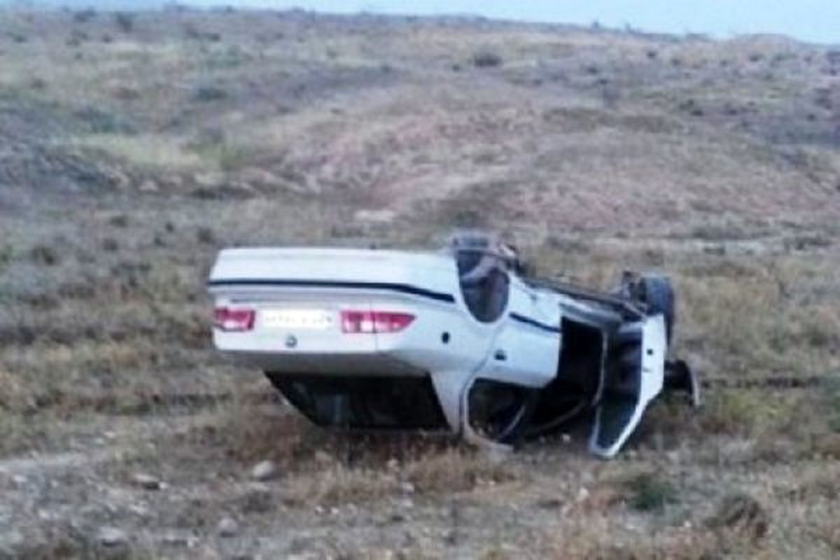 خواب آلودگی راننده، 4 سرنشین سمند را روانه بیمارستان کرد