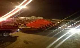 سقوط پل عابر پیاده بر روی خودرو های عبوری حادثه ساز شد