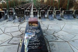 گلزار شهدای استان همدان با مزار ۷۴۳۷ شهید والامقام معطر شده است