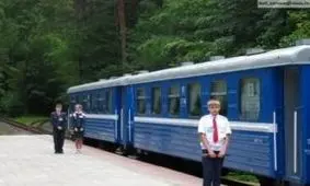 ایستگاه راه آهنی که کارمندانش کودکان هستند! + تصاویر