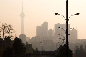 آلودگی هوای پایتخت مرز هشدار را رد کرد/ دو منطقه بنفش شدند