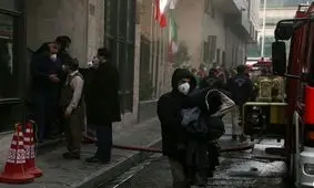 فیلم /خروج عوامل آتش نشانی از ساختمان برق حرارتی وزارت نیرو