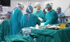 وضعیت کودک 6ساله سرطانی که به او تزریق اشتباه شد/ دستهای علیرضا قطع می‌شود؟