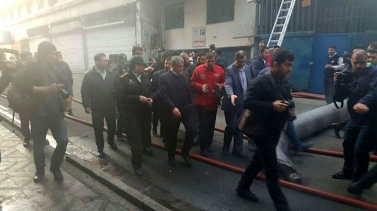 محسن هاشمی: انشاءالله آتش خاموش میشود/ طبقات منهای 4و 5 را پر آب کردهاند