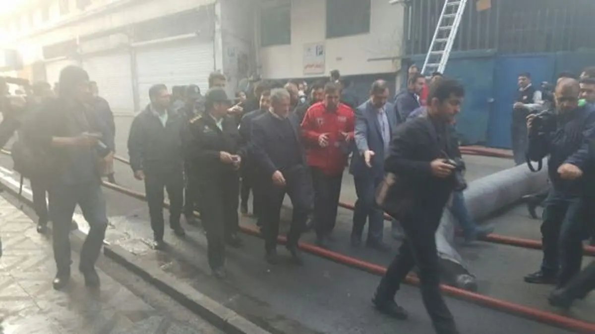 محسن هاشمی: انشاءالله آتش خاموش می‌شود/ طبقات منهای 4و 5 را پر آب کرده‌اند