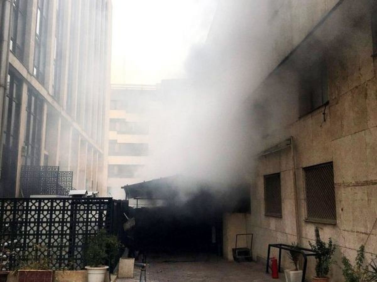 فیلمی از درون ساختمان آتش‌گرفته وزارت نیرو از چشم یک آتش‌نشان