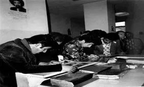 شناسایی کشته‌های انقلاب اسلامی توسط خانواد‌ه‌ها در پزشکی قانونی تهران