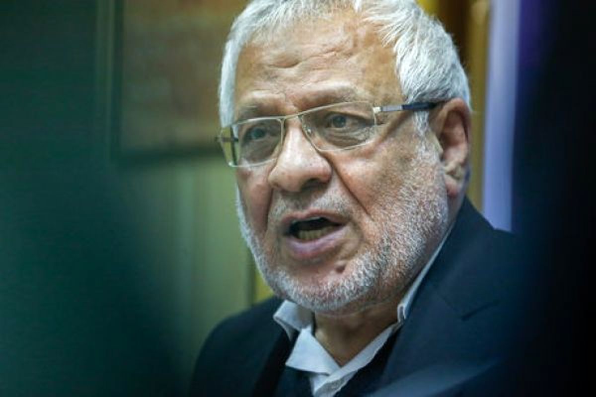 ۲۲ بهمن دنیا را شگفت زده کنیم/امام با برپایی انقلاب جهاد کرد