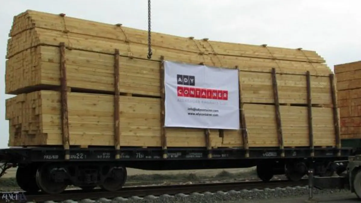 45 واگن باری آذربایجان منتظر ورود به خاک ایران در آستارا هستند