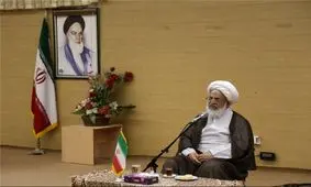 رساله‌های ویژه دانش‌آموزان در اختیار آنها قرار گیرد