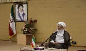 رساله‌های ویژه دانش‌آموزان در اختیار آنها قرار گیرد