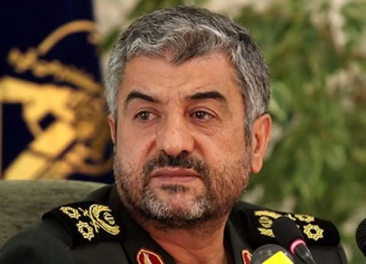 تقدیر فرمانده سپاه از ابراهیم حاتمی کیا