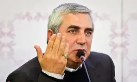 روزنامه خراسان: بهتر نبود حاتمی کیا به برنامه"هفت" می رفت و حرف هایش را آنجا میزد نه در اختتامیه؟