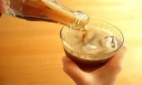 بعد از خوردن نوشابه گازدار چه اتفاقاتی در بدن می‌افتد؟