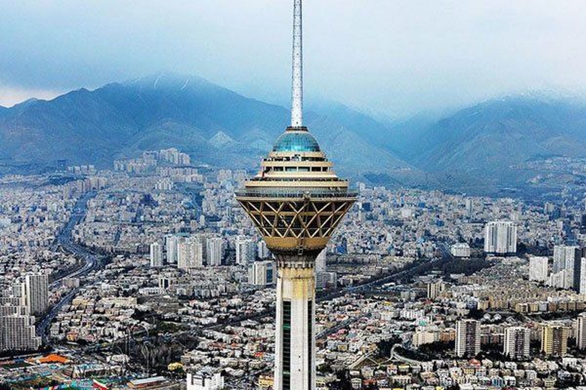 هوای تهران سالم است/ وزش باد شدید در پایتخت
