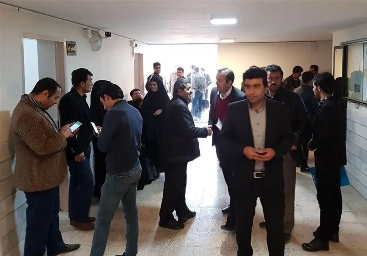 متقاضیان تسهیلات اشتغالزایی در لرستان اندرخم یک کوچه