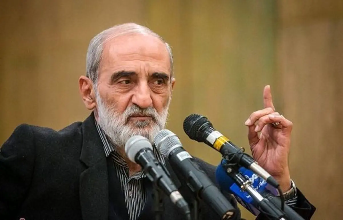 واکنش حسین شریعتمداری به پیشنهاد رفراندوم روحانی: این حرف اهانت به راهپیمایان است