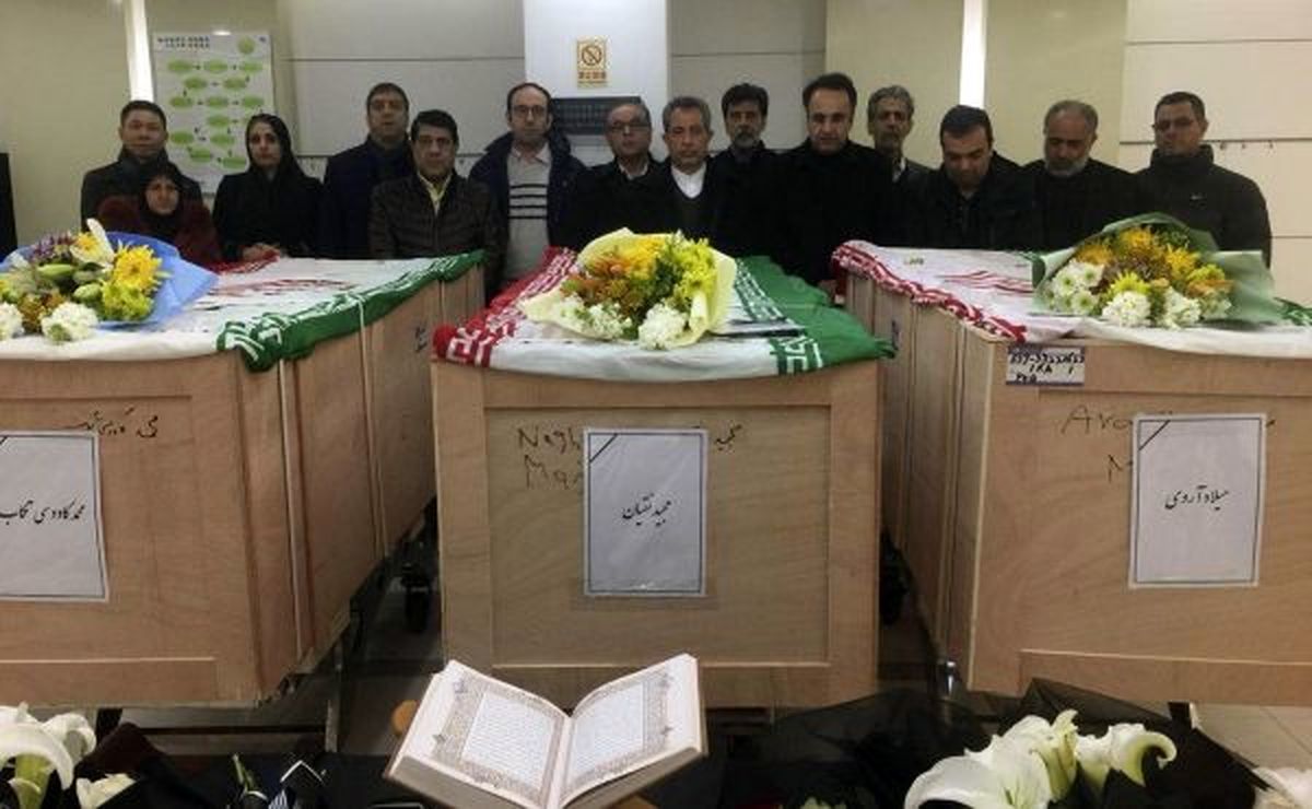 عکس/ آماده‌سازی پیکر جان‌باختگان حادثه سانچی در شانگهای جهت انتقال به تهران