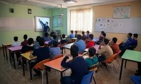 برخی مدارس کتاب‌خانه ندارند اما مجهز به تخته هوشمندند