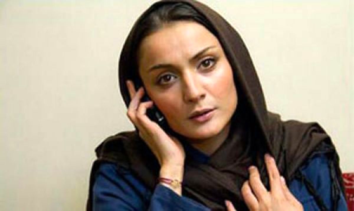 السا فیروزآذر در گفت و گو با خبرفوری: هدبند زنان تلویزیون جلوی شخصیتپردازی را میگیرد
