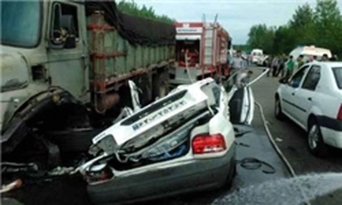 تصادف زنجیره‌ای در آزادراه خرم آباد-پل زال با یک کشته و 3 مجروح