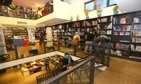 ملت عشق بازهم پرفروشترین رمان ماه شد