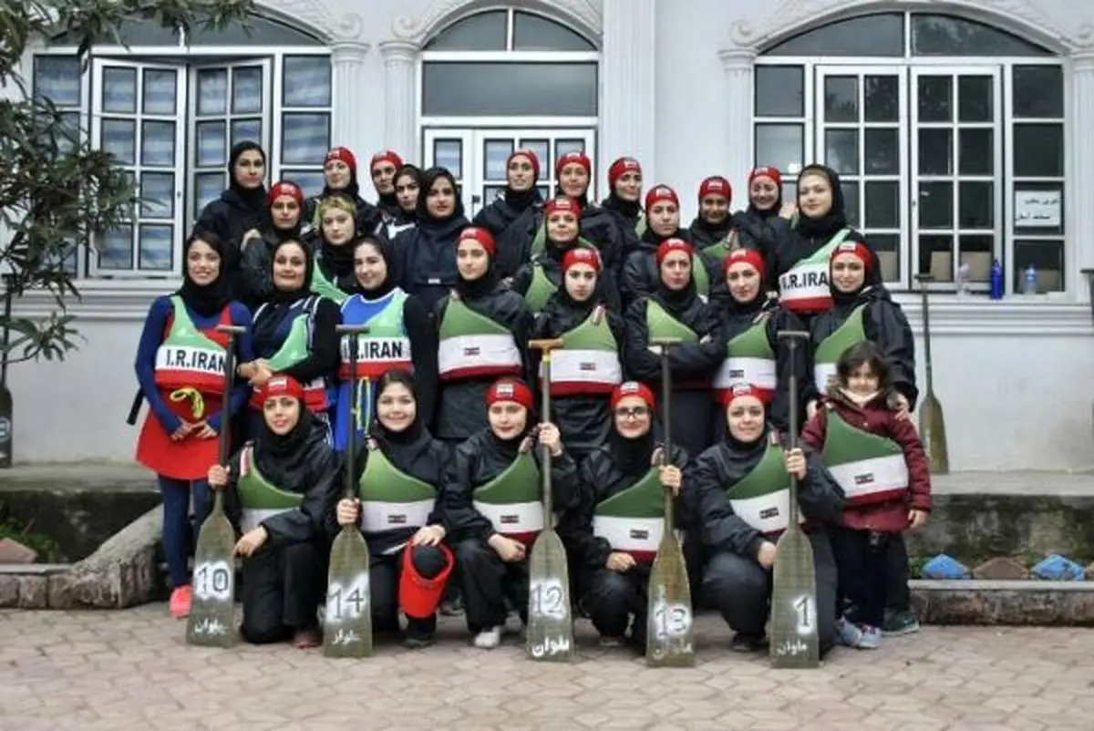 غلبه تیم قایقرانی بانوان لاهیجان بر تیم قایقرانی انزلی