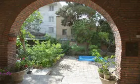 اعتراض خانواده آل‌احمد به نامگذاری تازه خانه سمین و جلال
