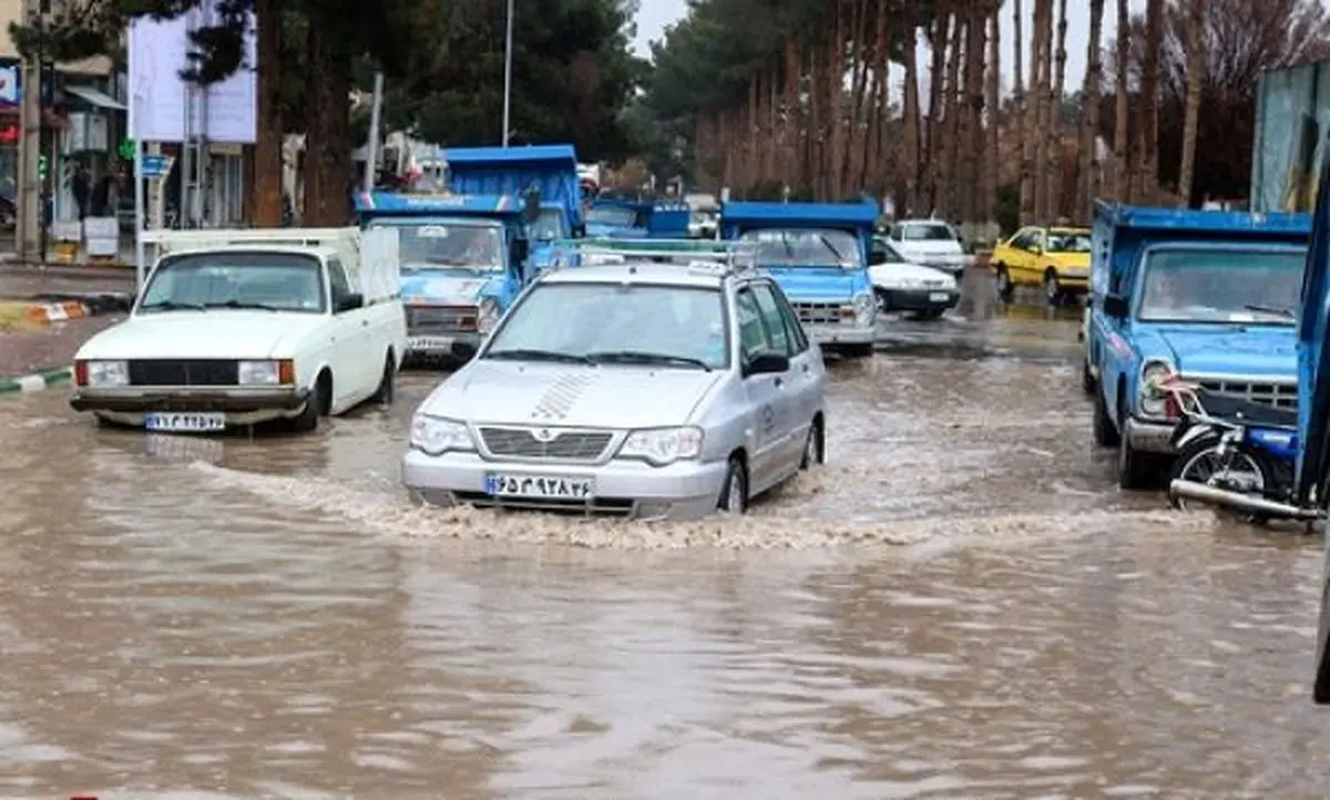 عکس/ بارش باران و آبگرفتگی معابر در سبزوار