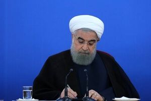 روحانی خواستار پیگیری حقوقی پرونده برخورد با دختر خیابان انقلاب شد