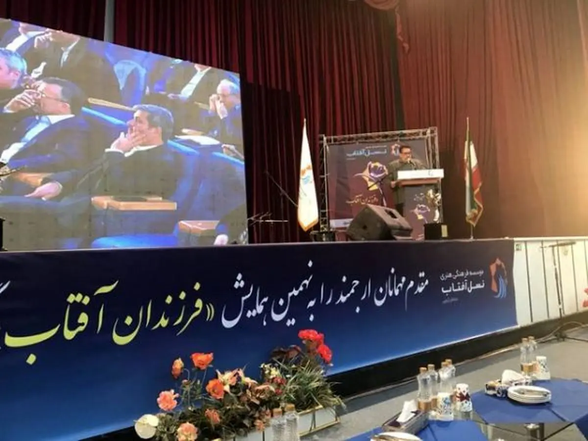 تابش: موانع حضور بانوان در ورزشگاه‌ها را برداریم